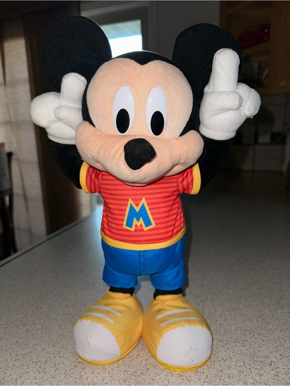 Disney Junior Head to Toes Mickey Mouse still Sings: Head, Shoulders, Knees and
